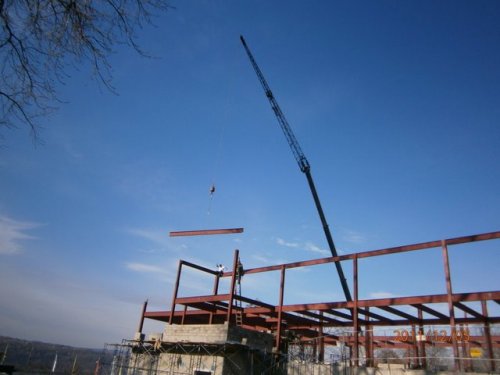 Big Crane Needed To Place Beams